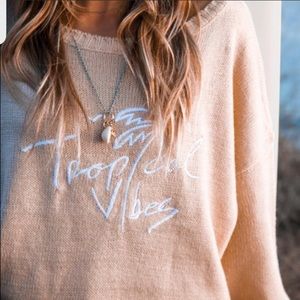 Goldfish Kiss x Beachly sweater.